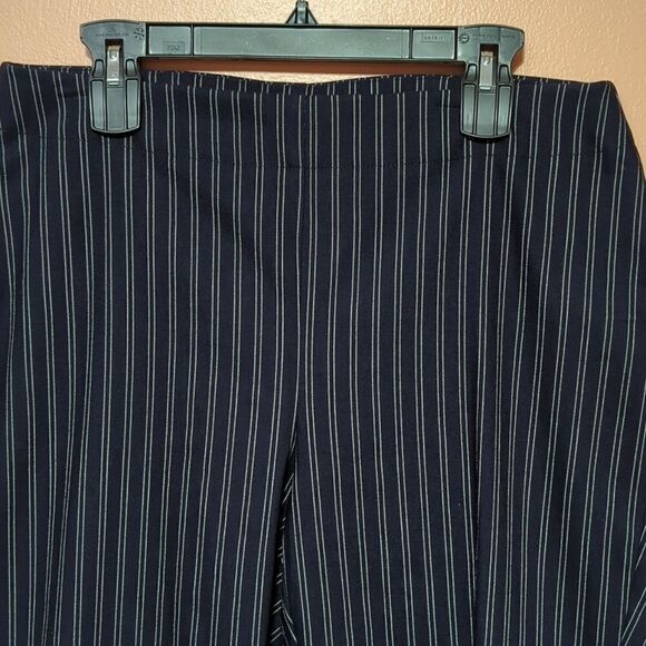 Chico’s Pinstripe Brigette Pants Ankle Buttons Pull On Stretch sz 2/L - Picture 4 of 6
